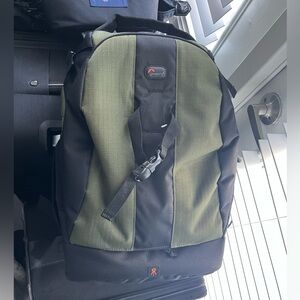 NWOT Lowespro flip side 400AW Camera bag/Backpack Photography